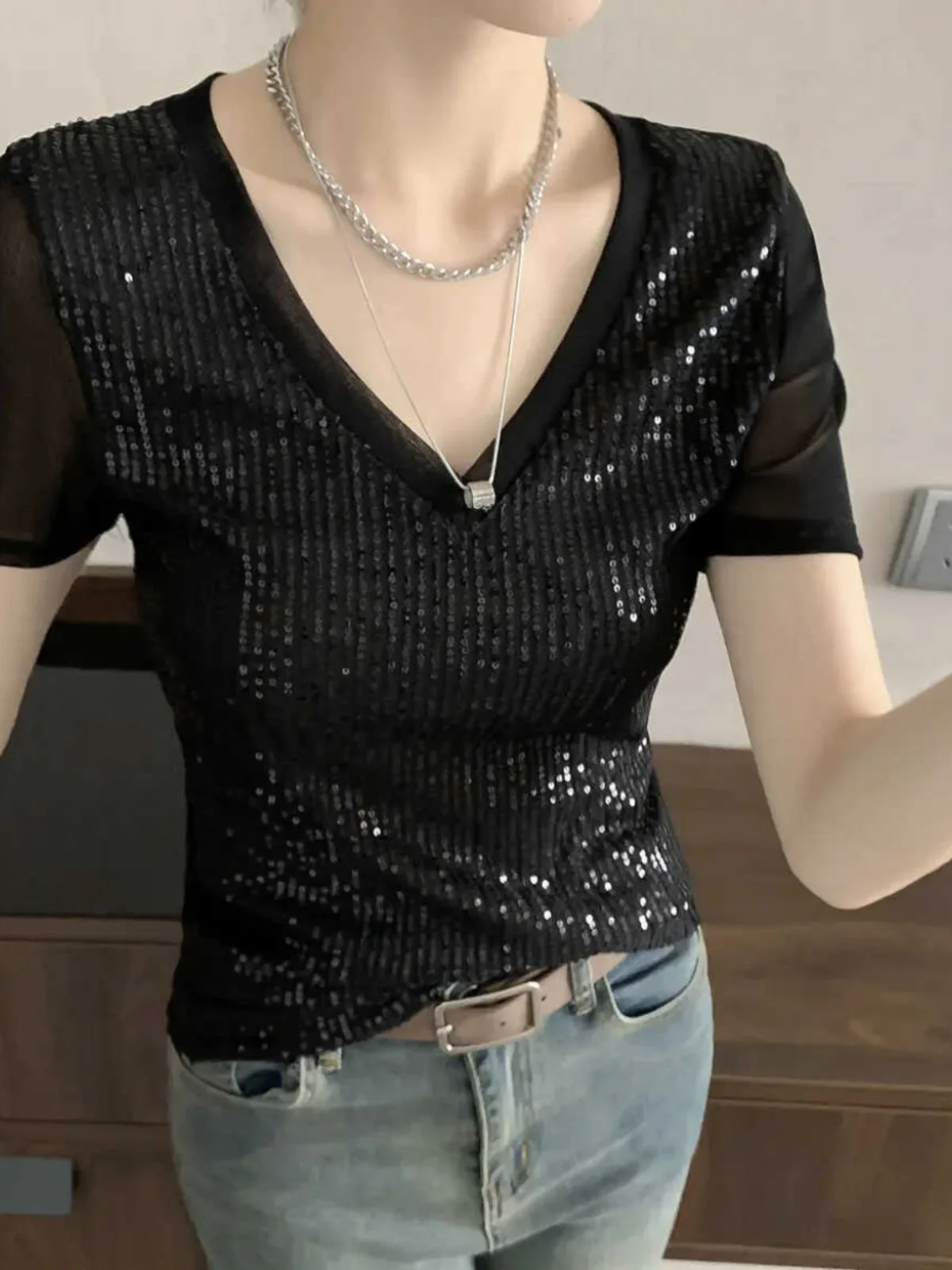 Summer 2024 Women\'s Slim Fit Short Sleeve T-Shirt V-Neck Glitter Mesh Patchwork Heavy Embroidery Black Top Korean Style Commute