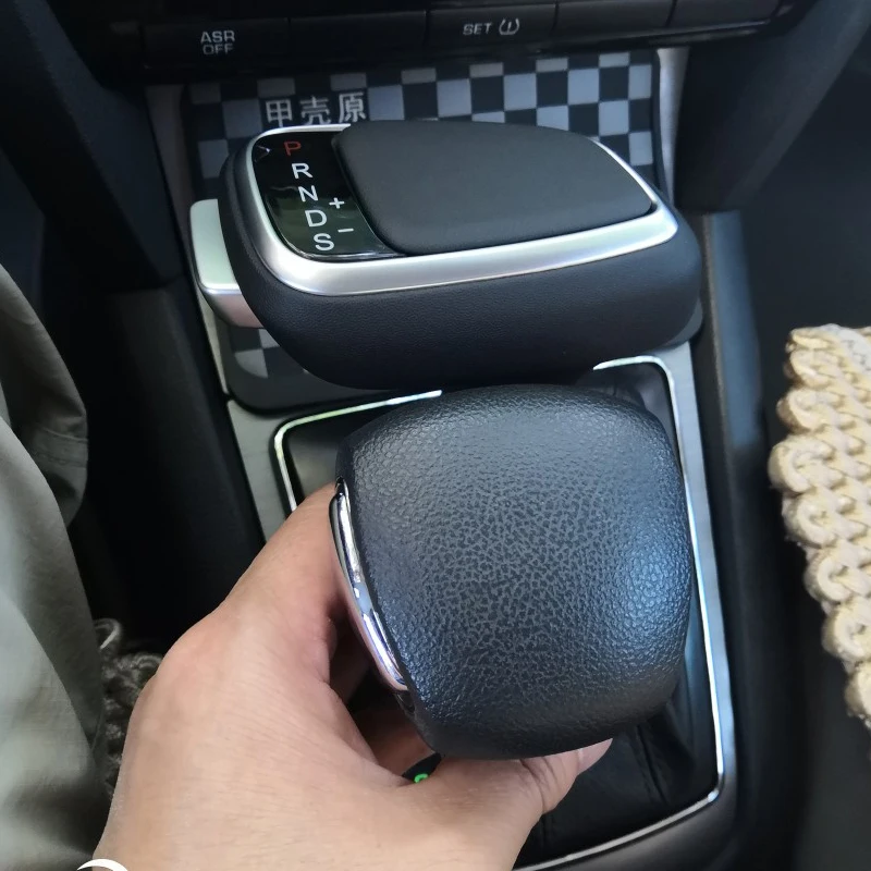 

For Skoda Octavia Haorui leather gear shift knob Gear stick automatic transmission modified Gear head Accessories Interior Parts