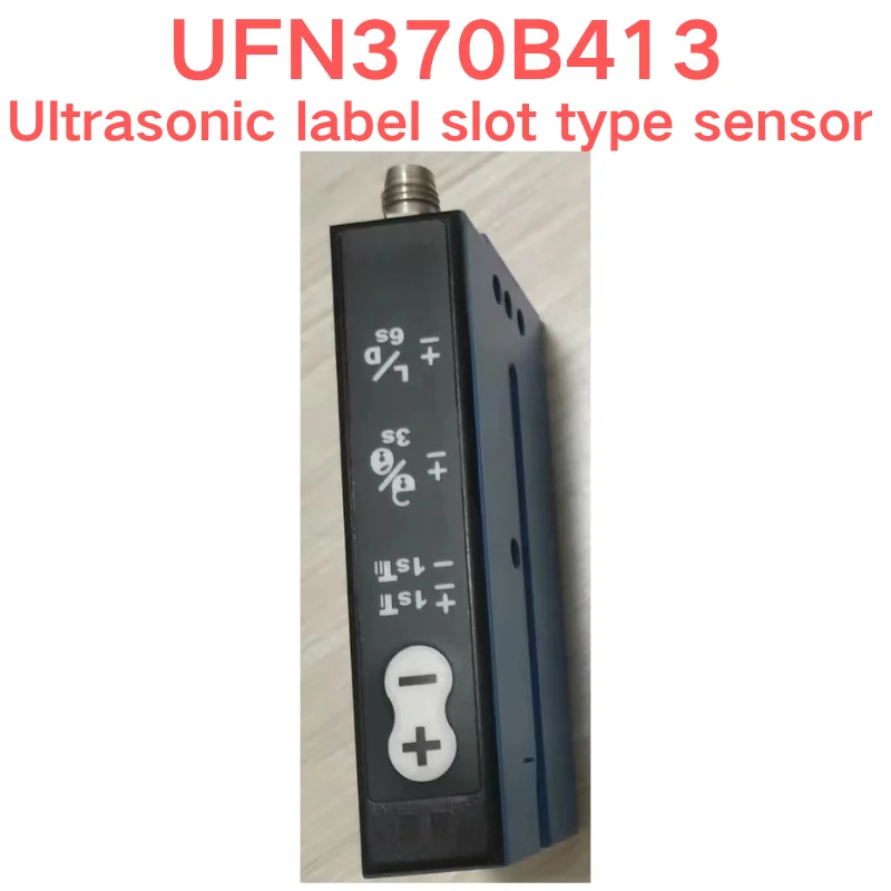 

Second hand SEW UFN370B413 Ultrasonic label slot type sensor test OK