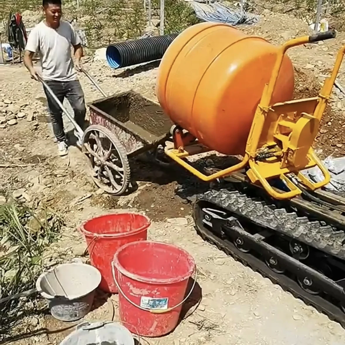 شاحنة زاحفة كهربائية وديزل عالية الجودة مع مضخة خلاط أسمنتية من الجيل الجديد ككون أساسي #4