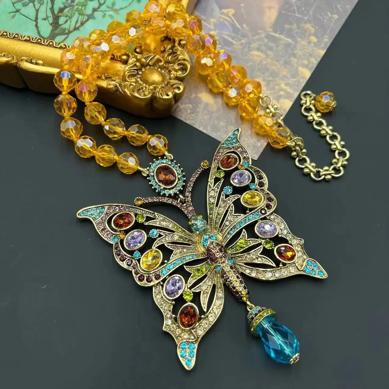 Mid-Ancient Vintage Crystal Micro Glass Bead Butterfly Color Gorgeous Heavy Industry Retro Artistic Light Luxury Necklace