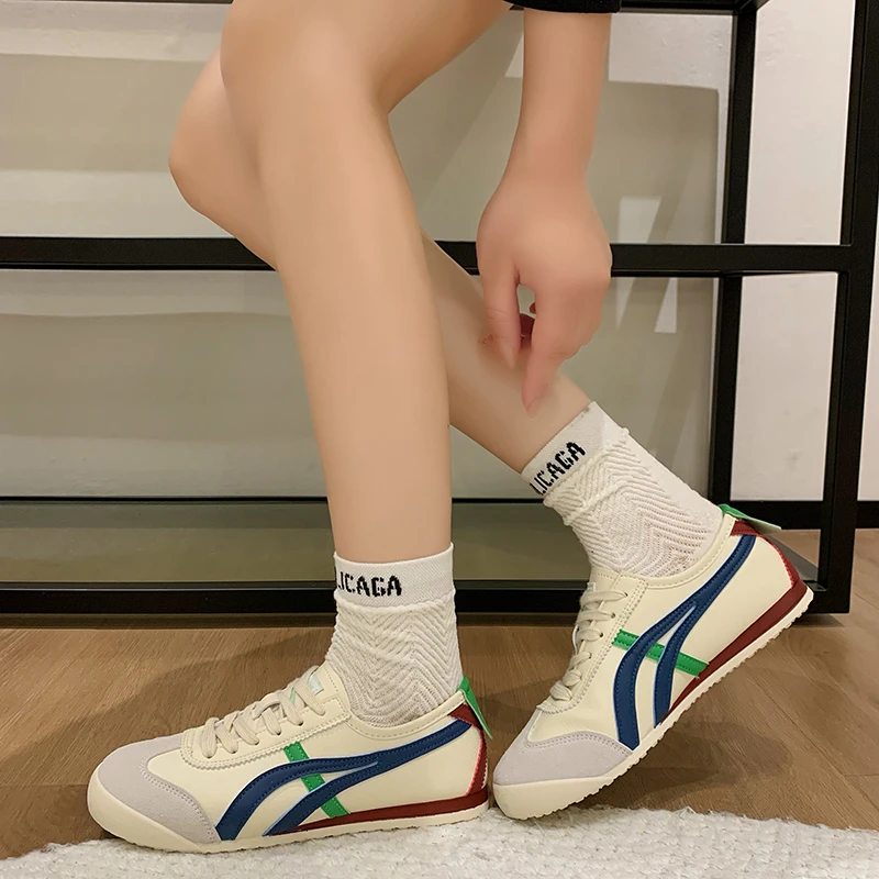 

New style lace-up Dechen shoes flat-bottom white sneakers women's Korean version casual sneakers for students sports shoes