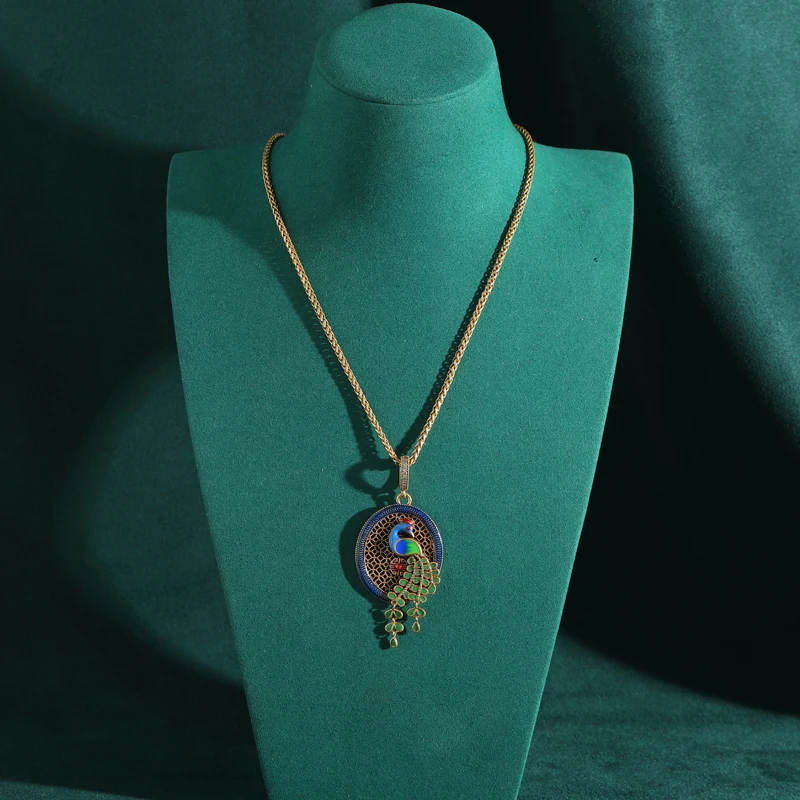 خمر رسمت الطاووس قلادة قلادة امرأة العتيقة الرجعية الملونة طوق الاكسسوارات الفاخرة العلامة التجارية العصرية مجوهرات فتاة هدية