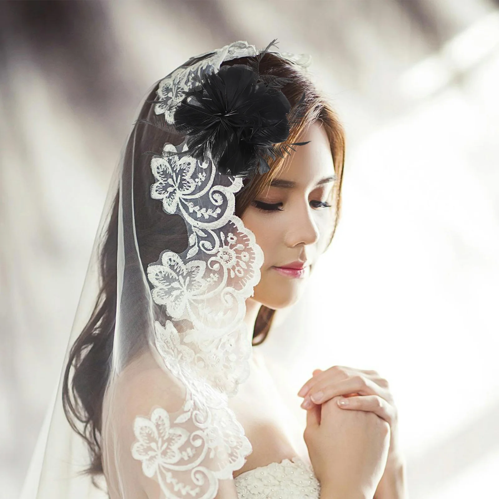 1 個エレガントな羽根飾りヘアサイドクリップフリーサイズ女性のための魅力的なヘアピン結婚式パーティー宴会ヘアクリップ