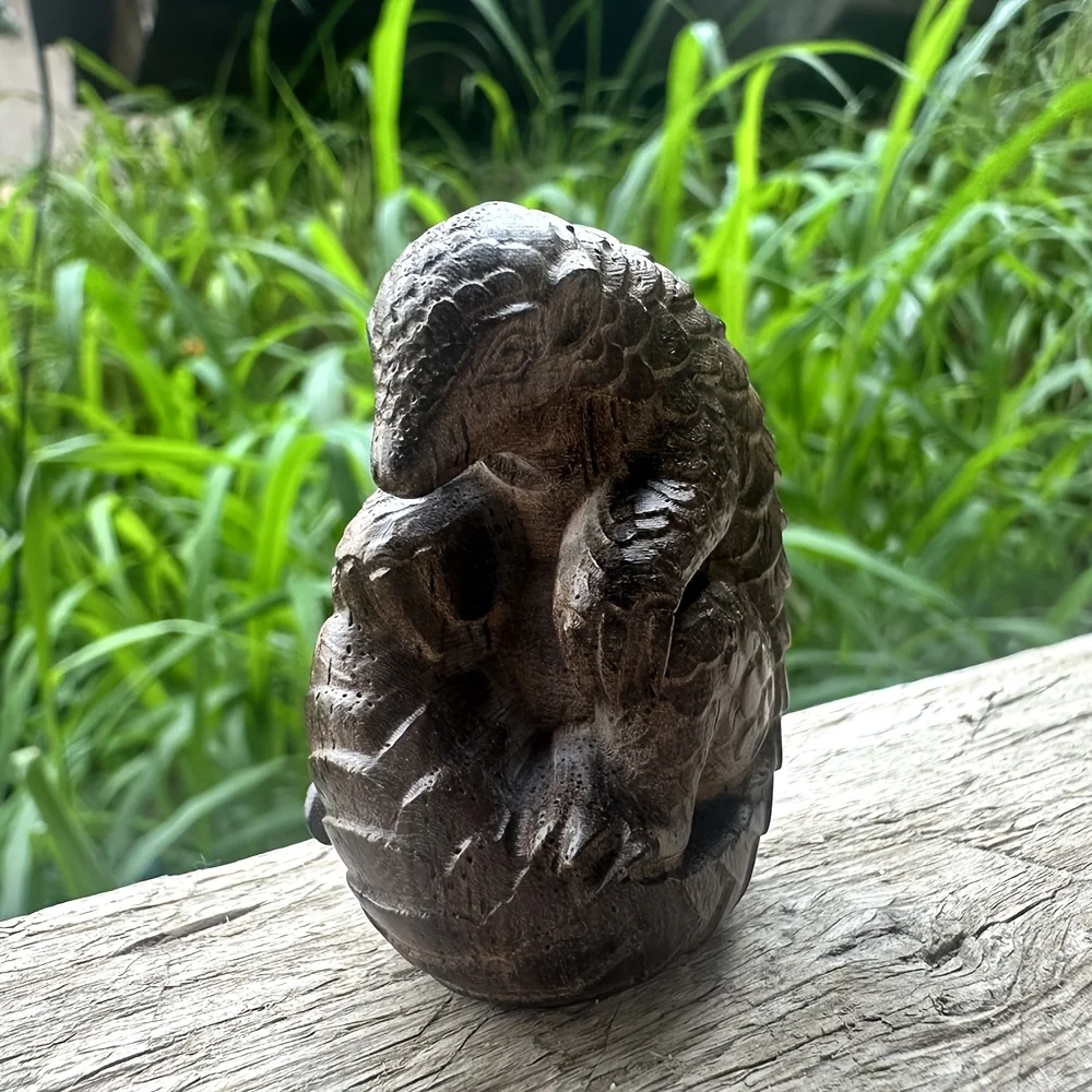 Wooden Pangolin Figurine, Hand-Carved, Animal-Themed, Suitable for Home Decor, Office, Desktop Decoration, Gift for Animal Lovers, Home Decoration, Birthday Gift