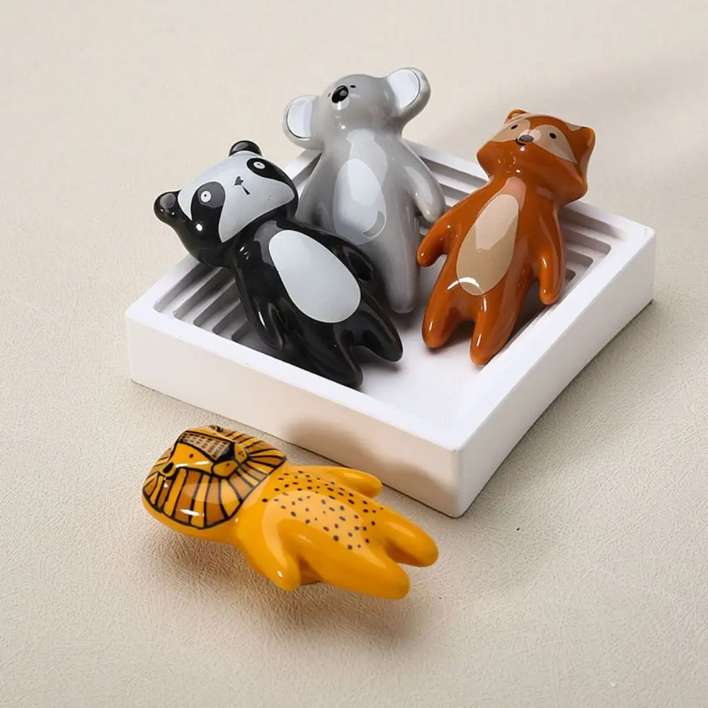Home Ceramic Ceramic Handle Furniture Handle Hardware Handle for Kids Cartoon Knob Bear Shaped Vintage Drawer Pull Wardrobe