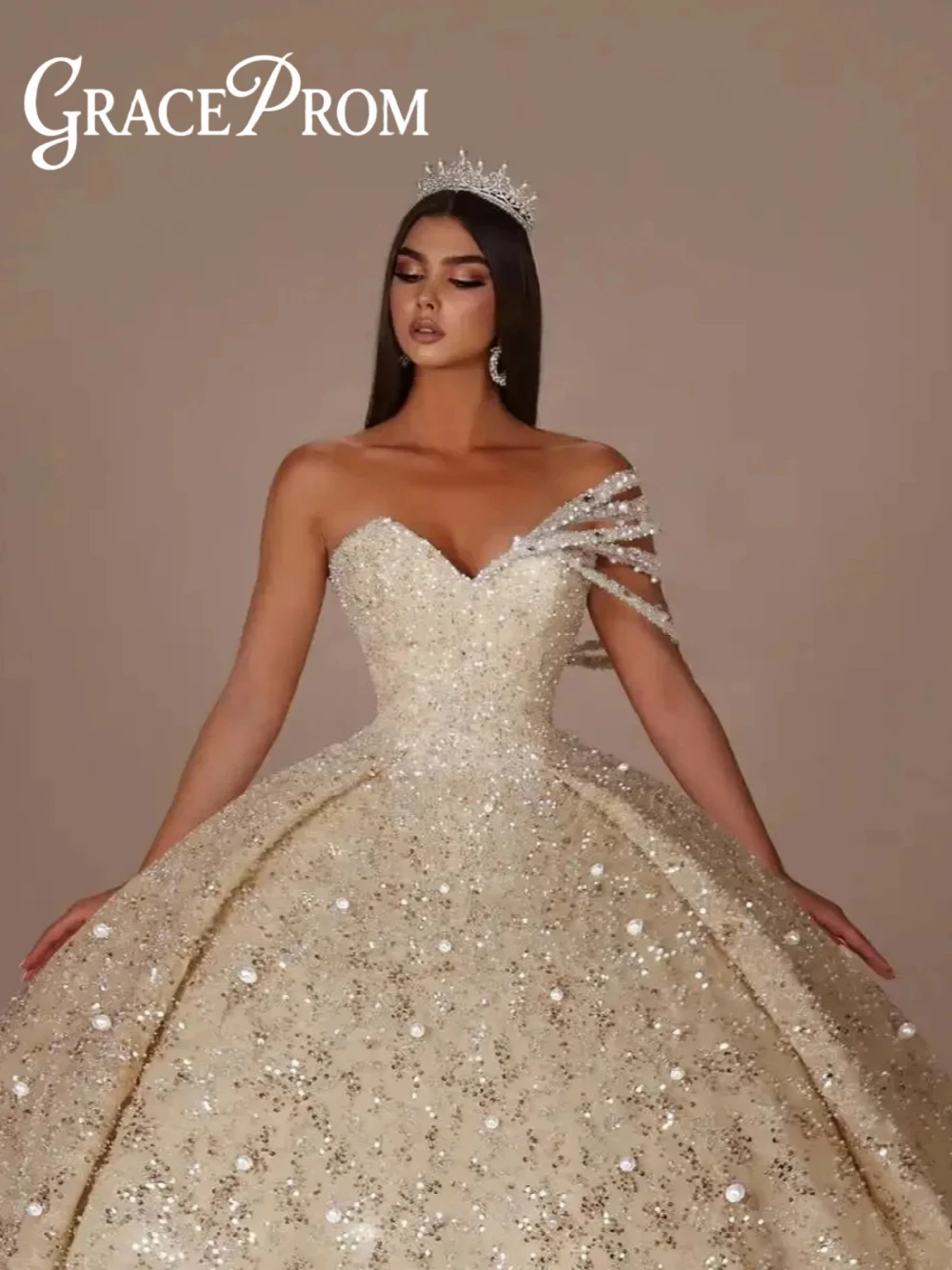 Champagne Gold Sparkly Ball Gown Wedding Dress Elegant Pearls Sweetheart Neck Bridal Gown One-shoulder Strap Customized Wear