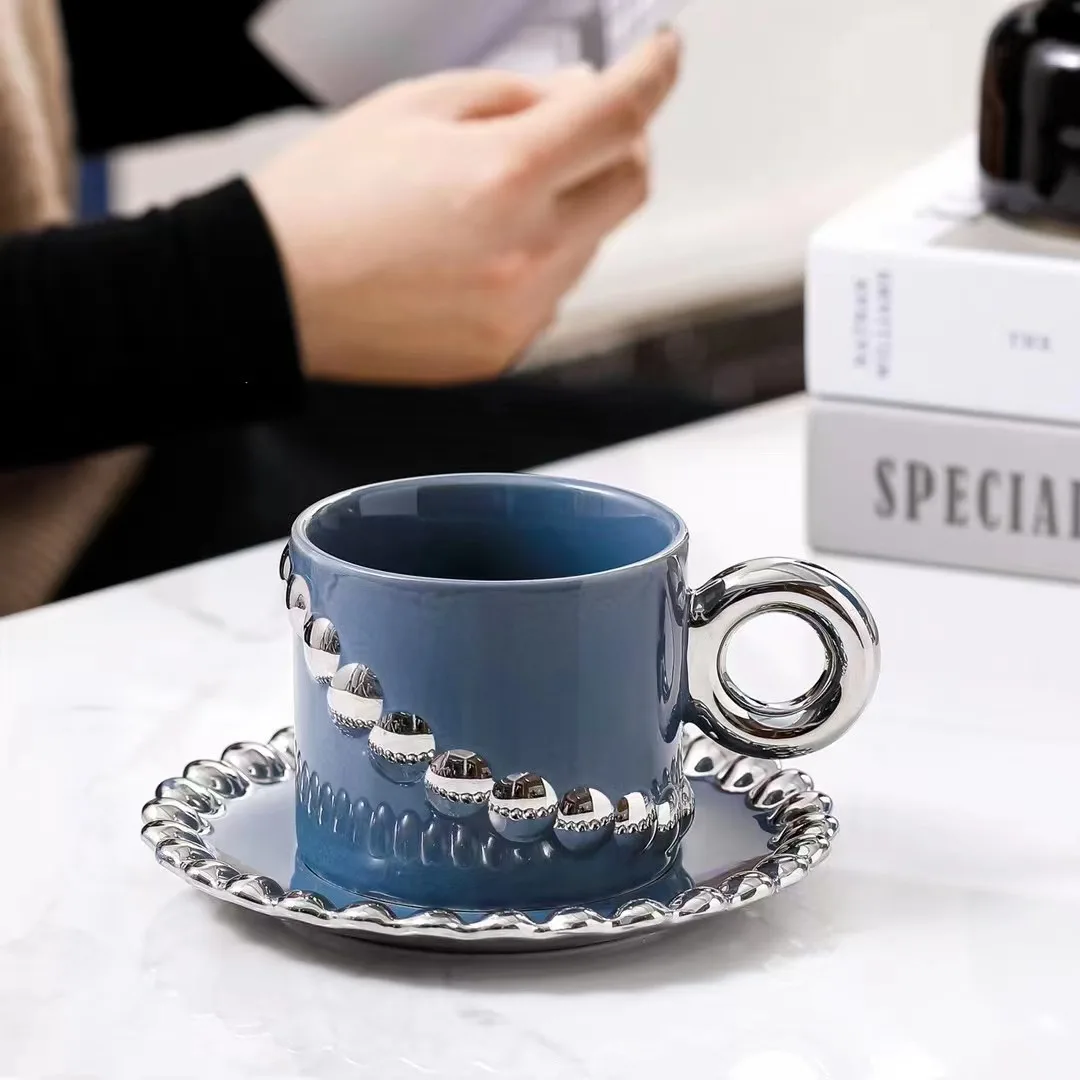 New European coffee cup and saucer set ceramic high-value creative bead chain retro flower coffee shop gift cups and saucers