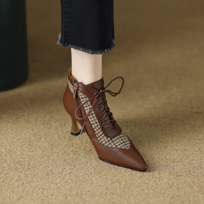 Nowe jesienne buty damskie buty do kostki ze skóry naturalnej szpiczasty nosek buty na wysokim obcasie dla kobiet kraty czarne buty Retro nowoczesne