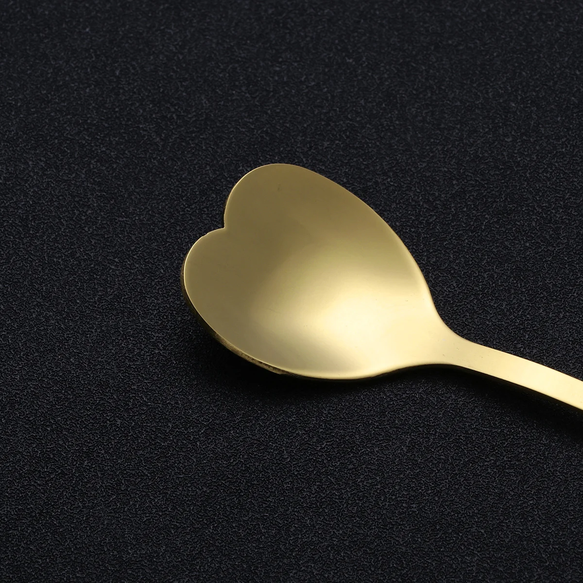 

Heart Shaped Spoon Gold Plated Thick Stainless Steel Dessert Scoop Unique Charm Stirring Spoon for Home Restaurant