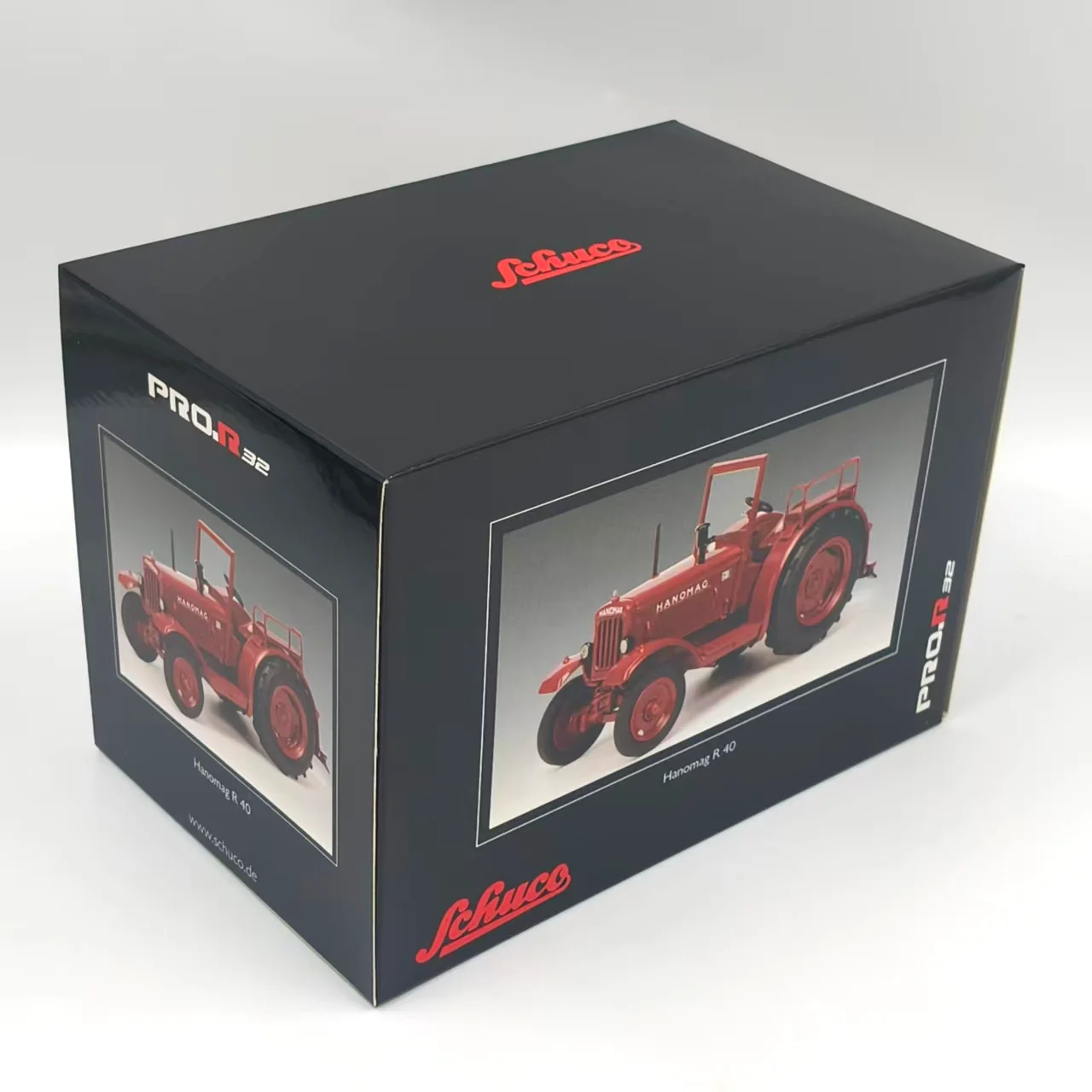 Modelo de tractor de resina SCHUCO Hanomag R 40 Hanomag escala 1:32