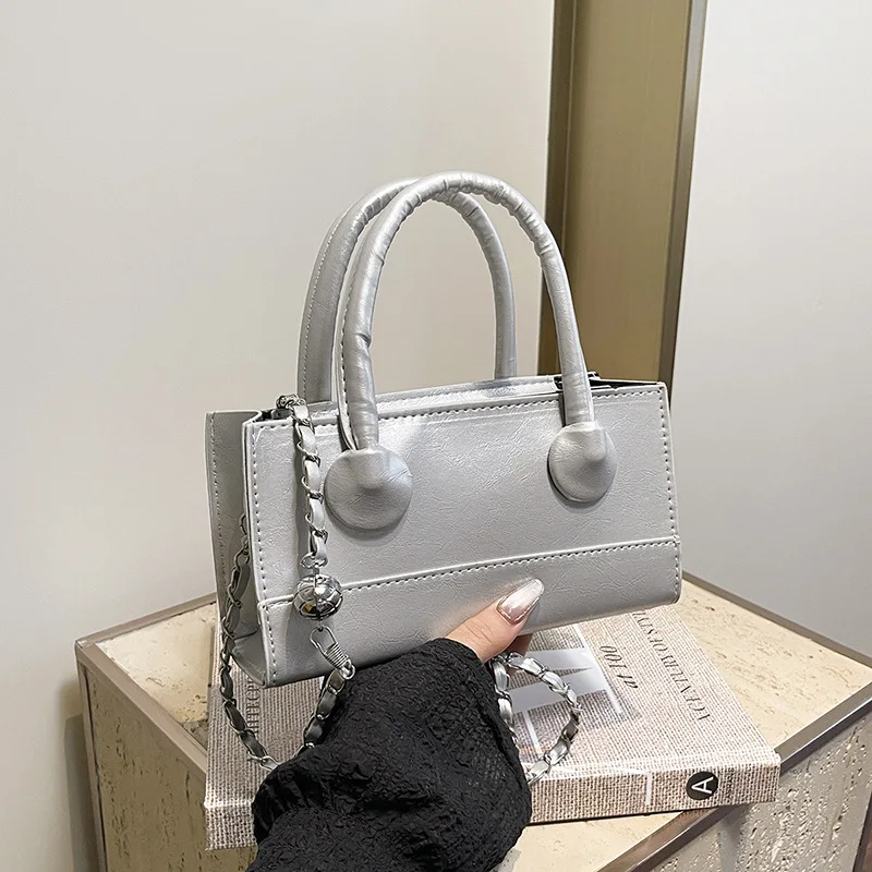 

​ ​ Новинка 2024 года, квадратная сумка в коробке для женщин, роскошный кошелек на плечо с цепочкой, высококачественная текстурированная сумка, модная универсальная сумка через плечо ​