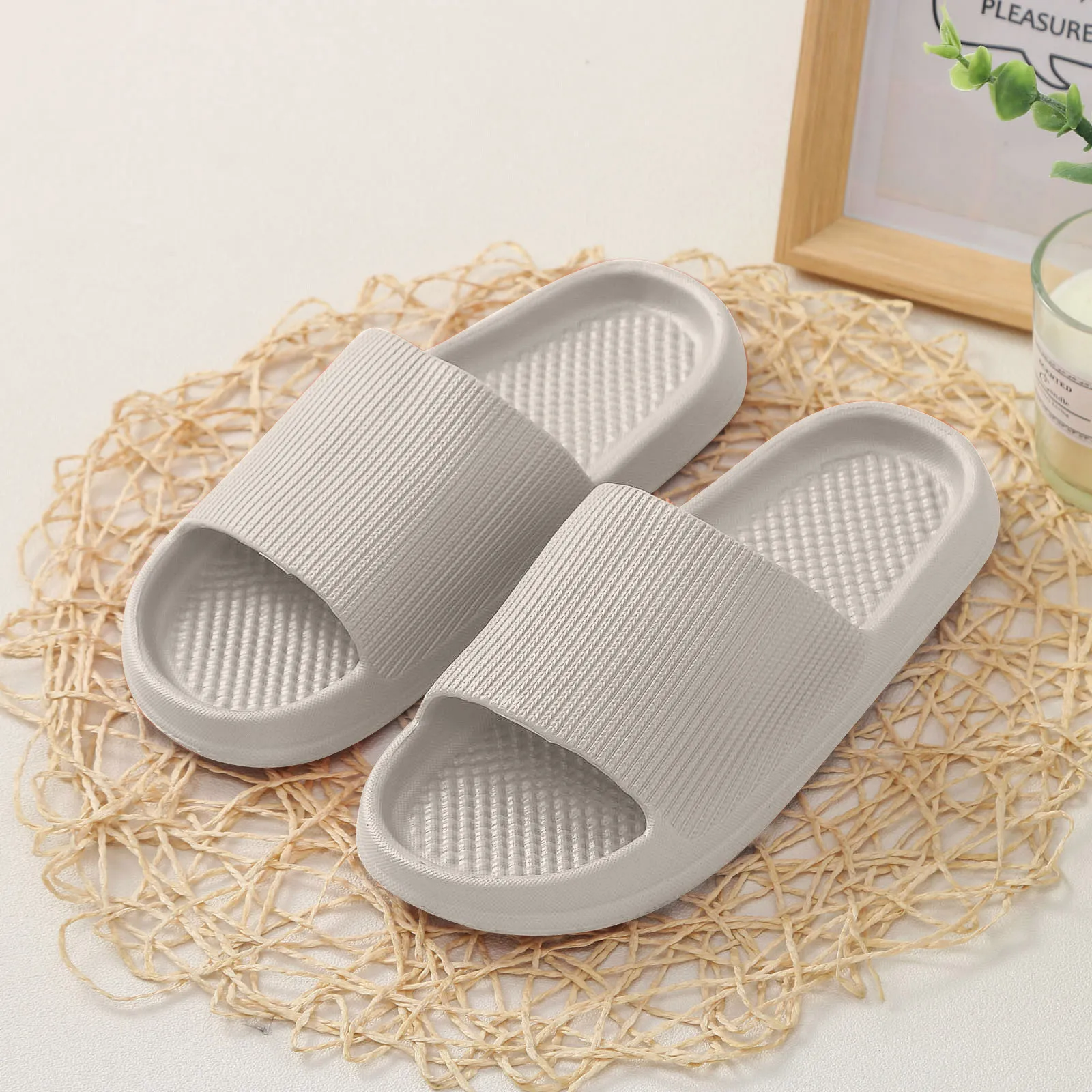 New Summer Thick And Soft Sole Home Shoes Couple Cosy Slides Lithe Thin Soft Sandals For Women Men Slippers Indoor Flip Flops