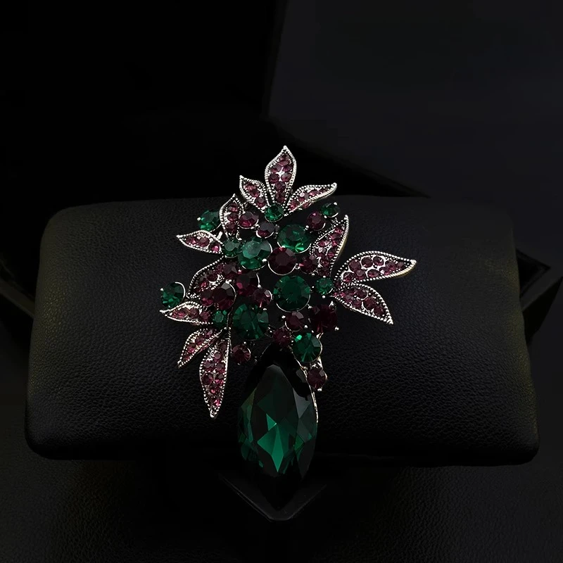 2027 Retro Large Flower Vase Brooch Green Plant Rhinestone Inlaid Sparkling Exquisite Elegant Luxury Suit Statement Accessory