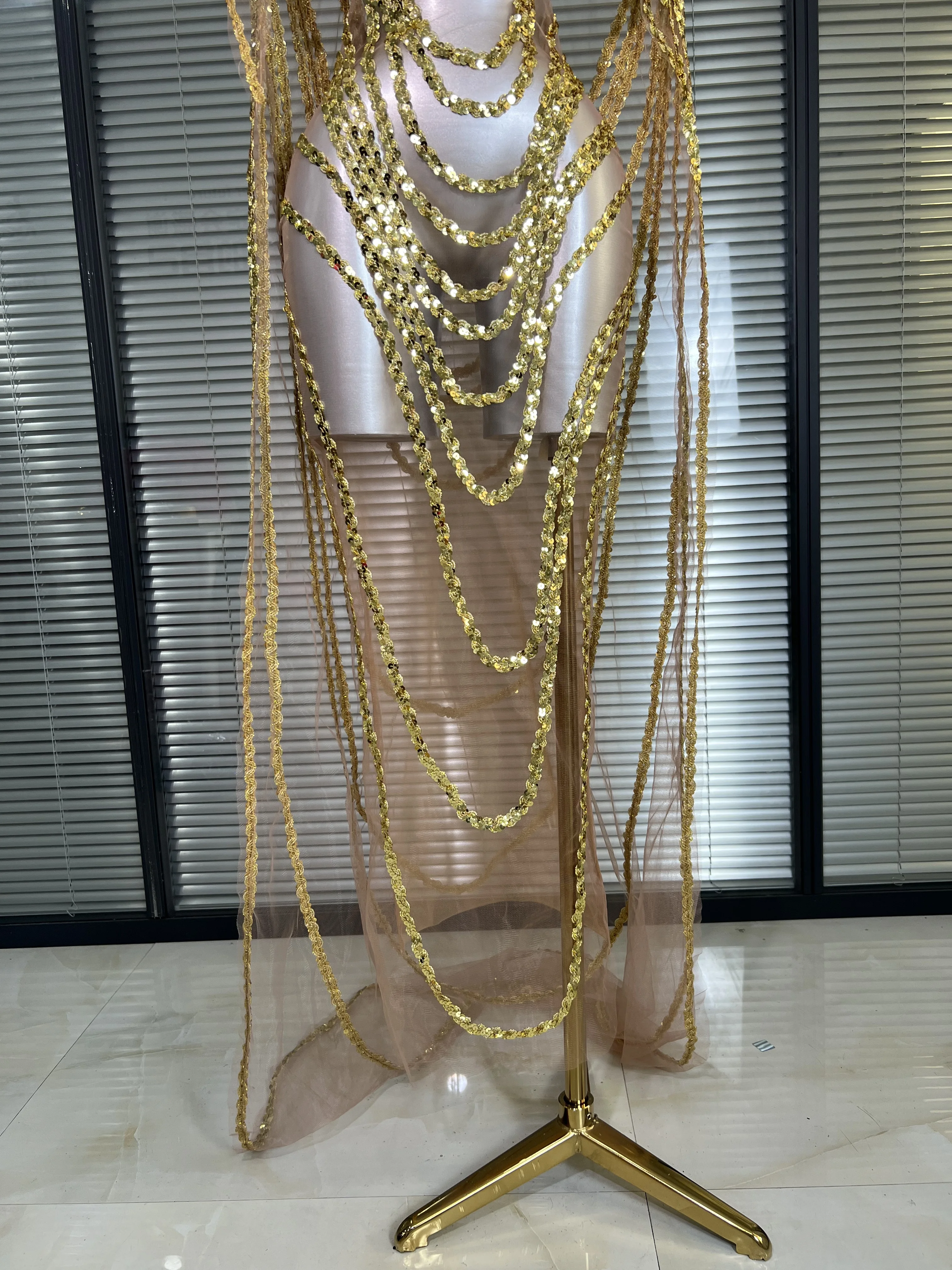 Nuevo vestido Maxi dorado de lentejuelas transparentes de malla sexi para mujer, vestido transparente para fiesta, disfraz de escenario actuación