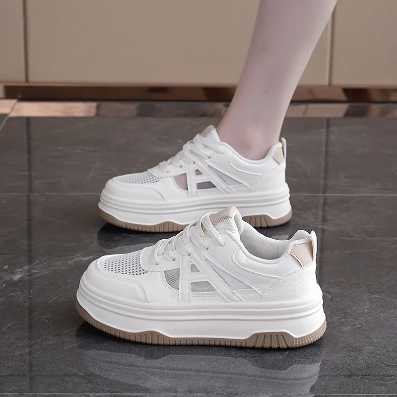 New thick-soled white sneakers for women in 2025 summer, breathable mesh casual sports sneakers for women