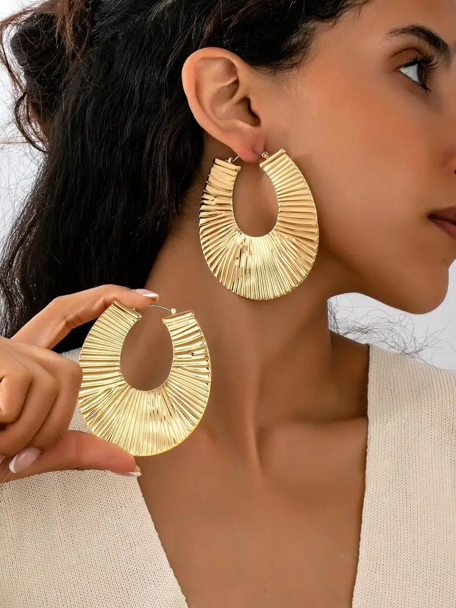 1 par de pendientes de aro de oro texturizados en forma de U, minimalistas, vintage, exagerados, accesorio de joyería adecuado para uso diario y para fiestas
