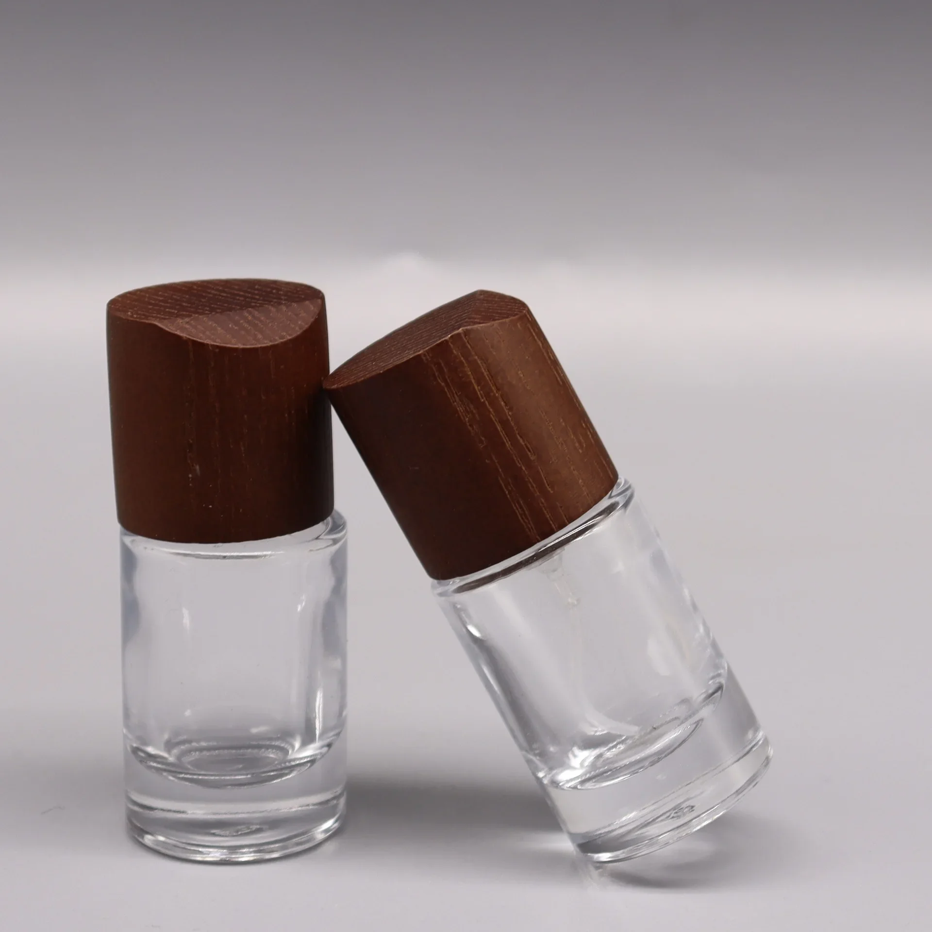 15ML High-end Portable Perfume Spray Glass Bottle ,Transparent Refillable Bottles for Perfume 15ML with Sloping Wood Cap