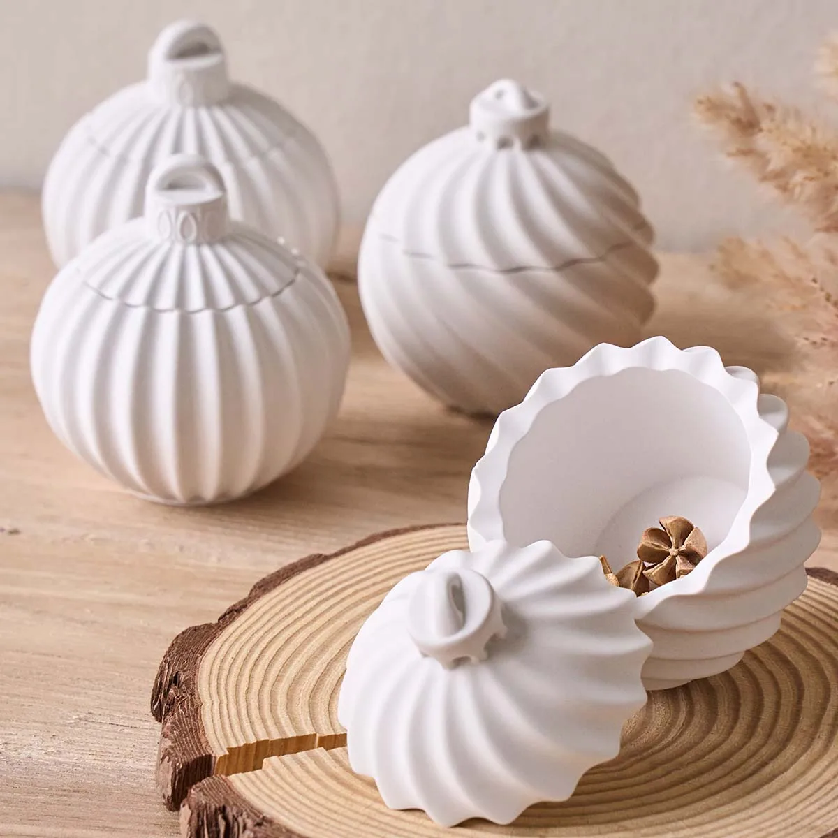 Round Stripe Candle Jar Silicone Mold with Lid DIY Creative Twisted Storage Box Flower Pot Craft Mold Concrete Plaster Home Deco
