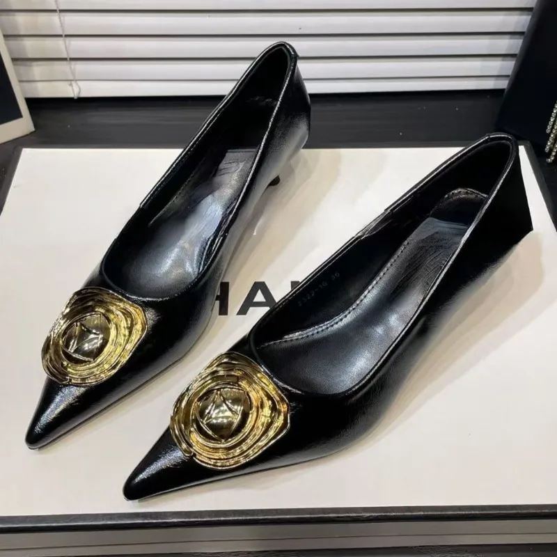 

French Single Shoes 2025 Spring New Style Temperament Slip-on Fashion Pointed Toe Elegant Retro Trend Temperament Commuting