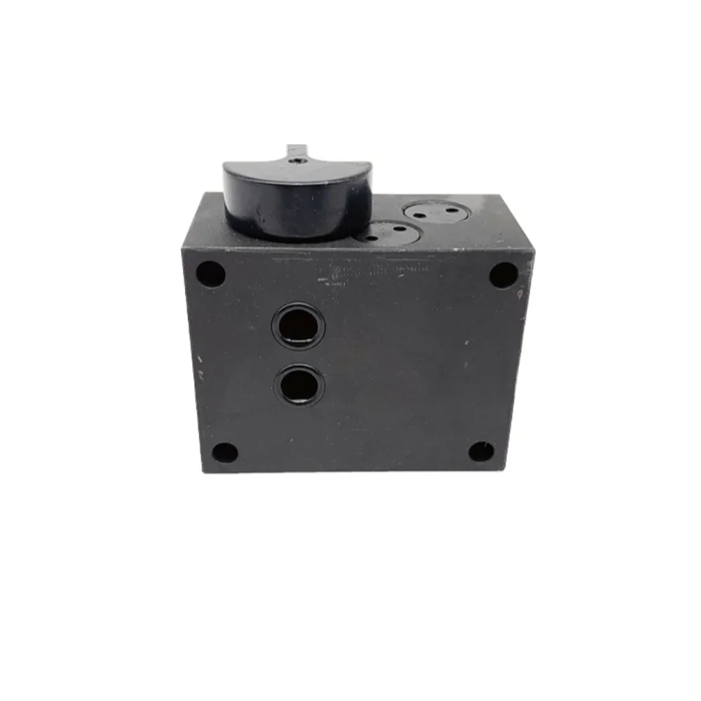 

Mechanical flow control throttle valve