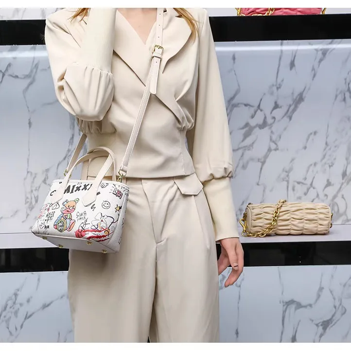 Women Tote Bag Leather Crossbody Bags Female Daily Commute Square Shoulder Bag Versatile Dinner Fashion Cartoon Print Bucket Bag