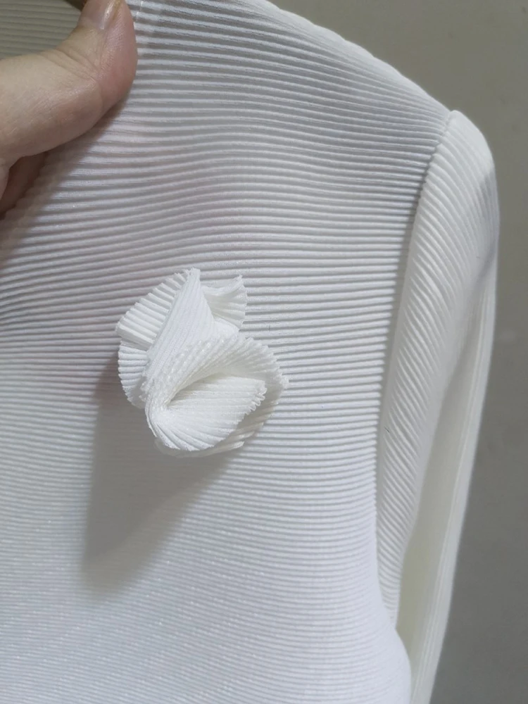 Miyake casacos curtos plissados para mulheres, cardigã de botão branco, tops de camisa, roupas de grife, pétala, apliques 3D, primavera, 2022