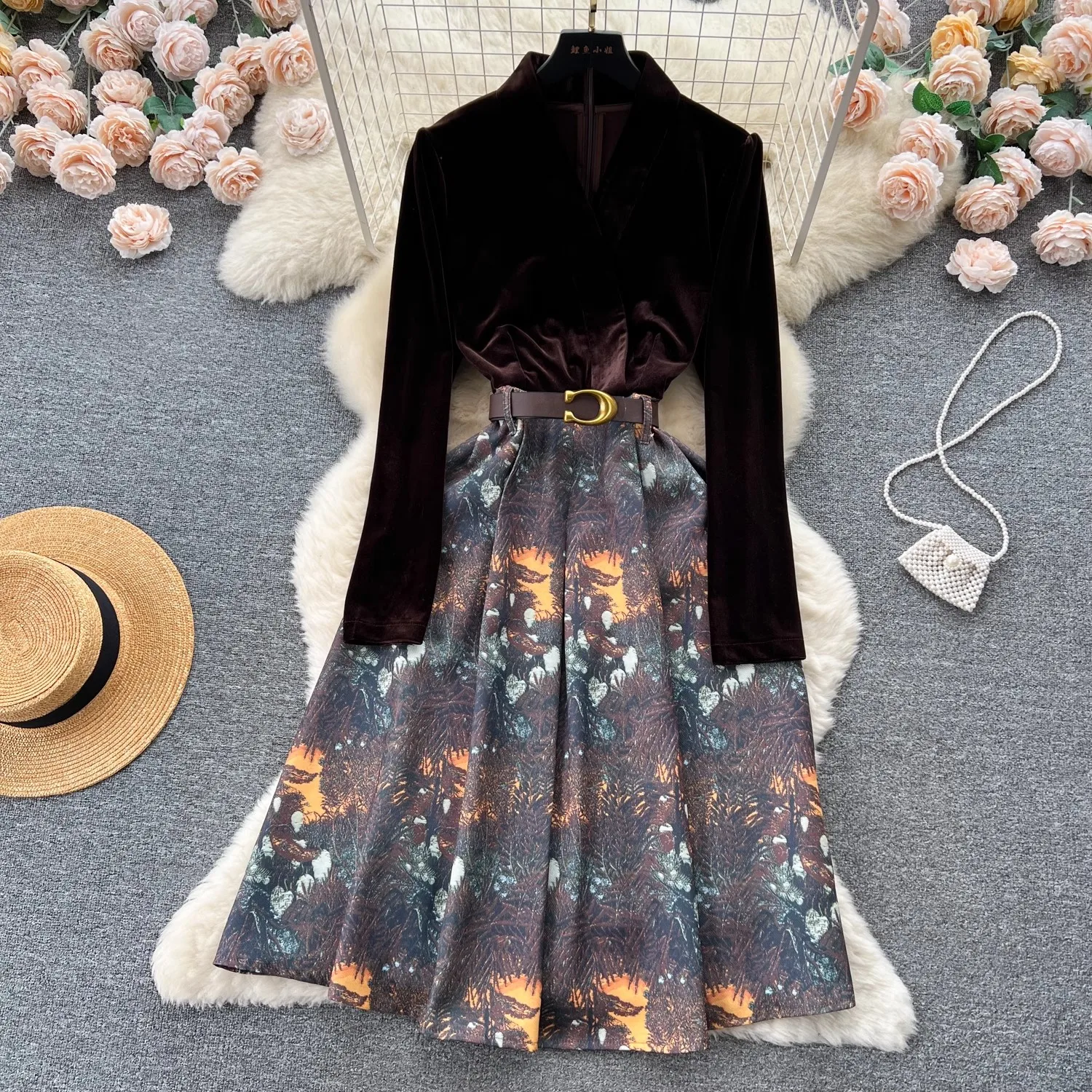 

Autumn Winter Print Jacquard Patchwork Velvet Dress Long Sleeve Women Vintage Vestidos V Neck Midi Casual Party Robe Femme