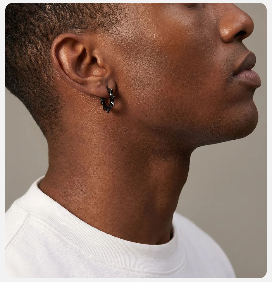 Vnox Edelstahl-Spike-Creolen für Männer, Punk-Stil in Schwarz, Silber und Gold, Nieten-Huggie-Ohrring, Hypoallergener Schmuck als Geschenk – Detail 3