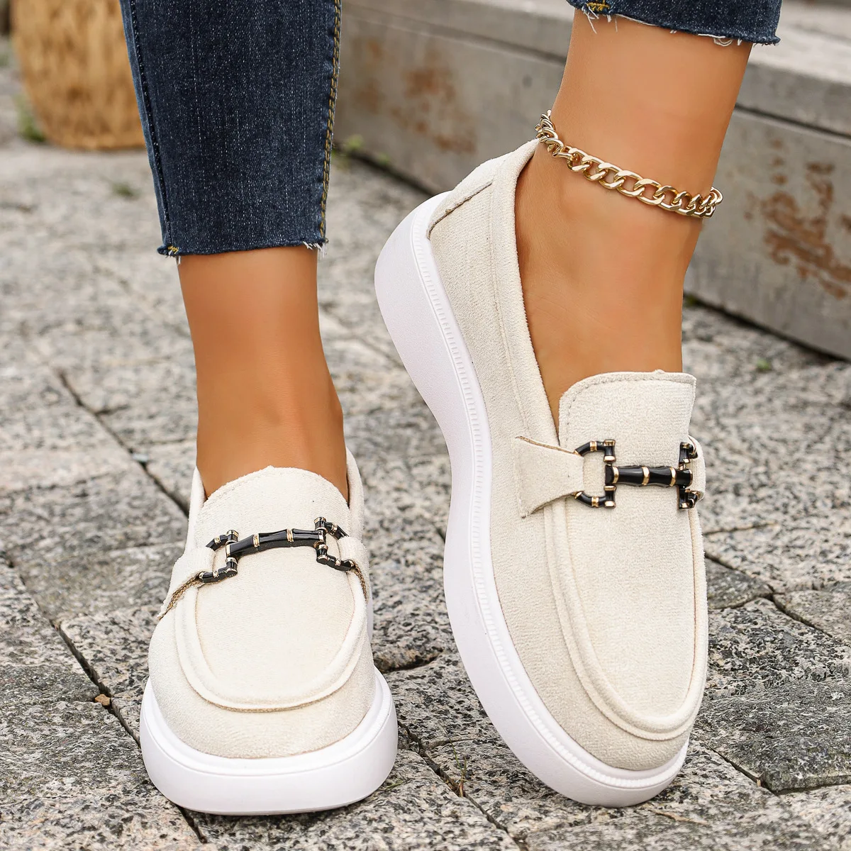Women's loafers 2026 spring British style single kick shoes with flat bottom and comfortable bean shoes
