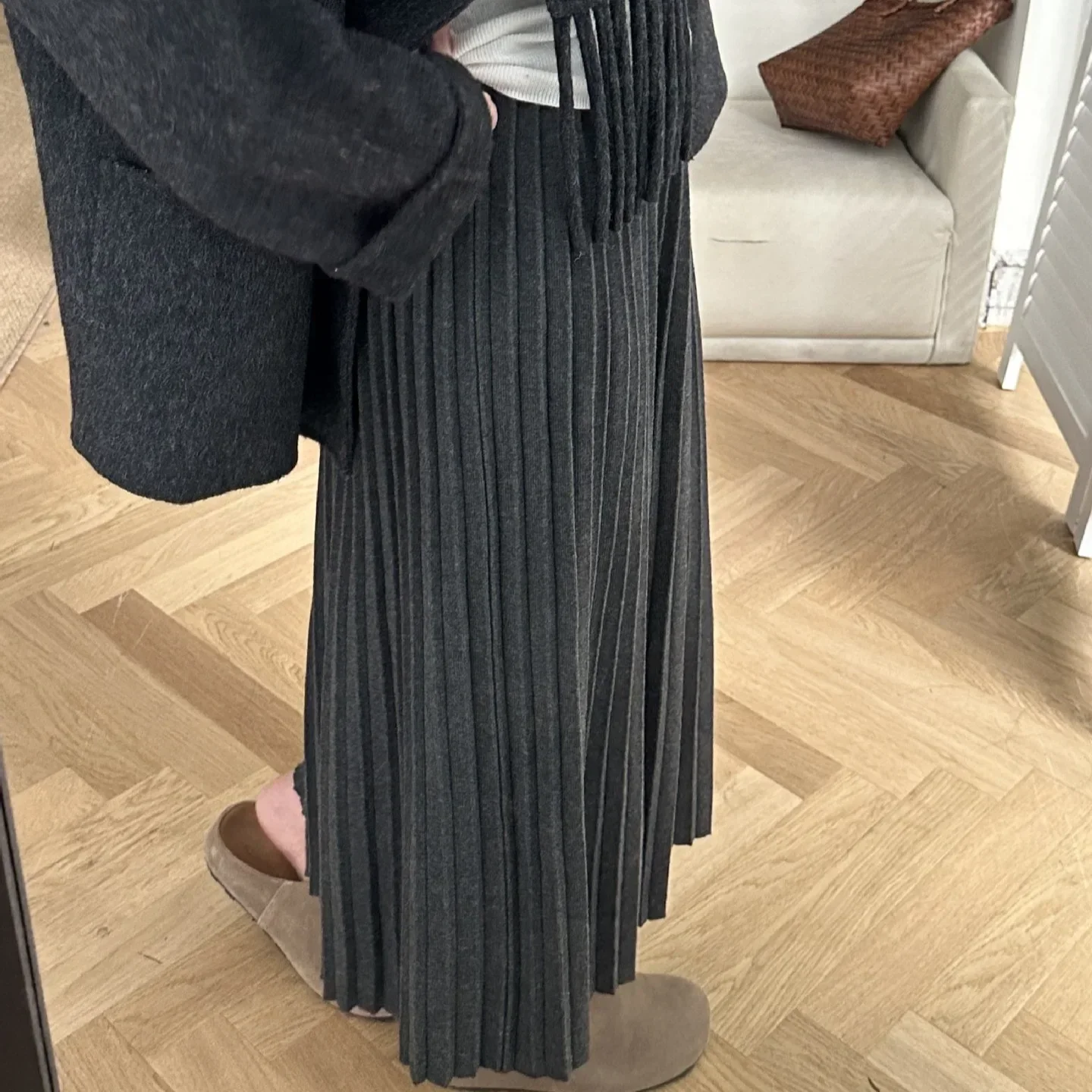 

Gray Knitted Pleated Skirt Women's Autumn Winter Korean Style Versatile Mini Skirt Elegant and Stylish Half-length Skirt