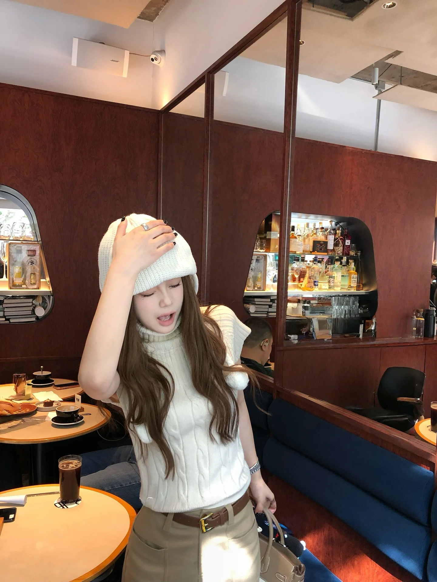 

Perry Moonlight High Ne Knitted Sweater Vest ort Sve Twist Yarn Light Peach Color Casual Slim Fit Ciwalk Top