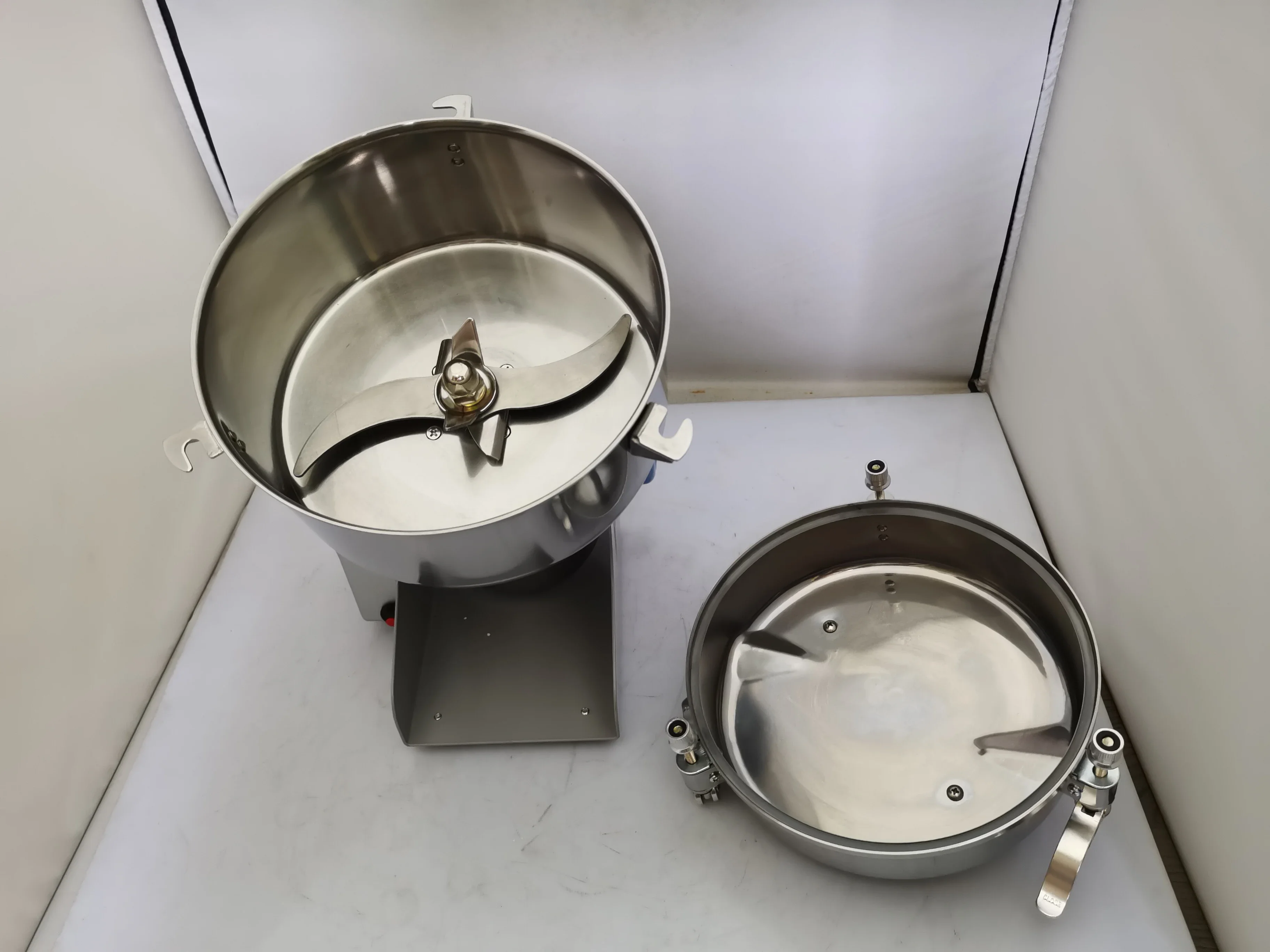 

2000g High-speed Electric Grains Spices grinder, Chinese medicine Cereals Coffee Dry Food powder crusher Mill Grinding Machine