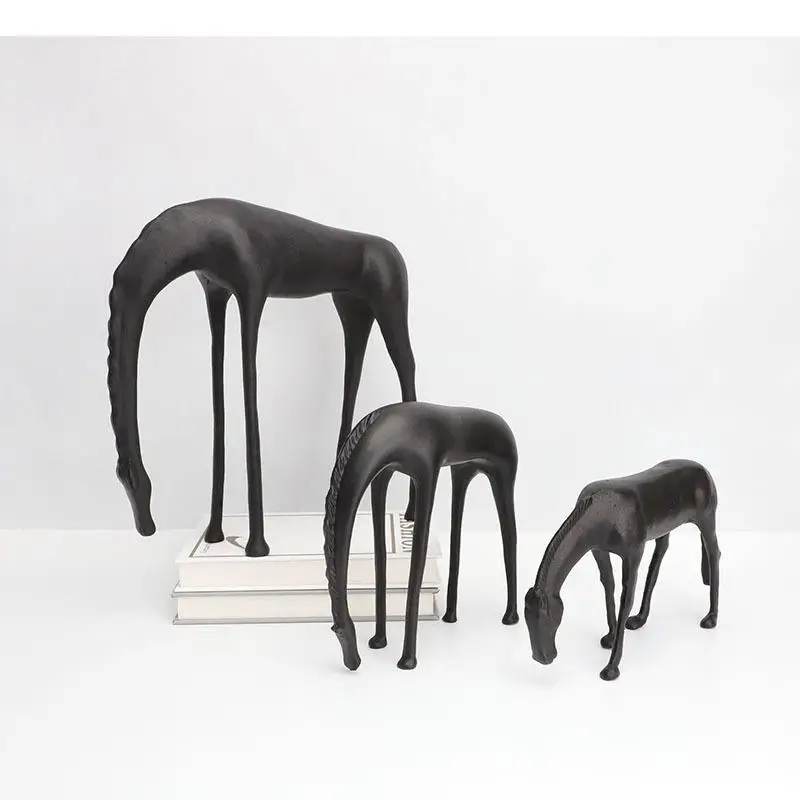 Minimalist Black Deer Sculpture Desk Decoration Metal Ornaments Modern Decor Cast Iron Crafts Abstract Animal Statue