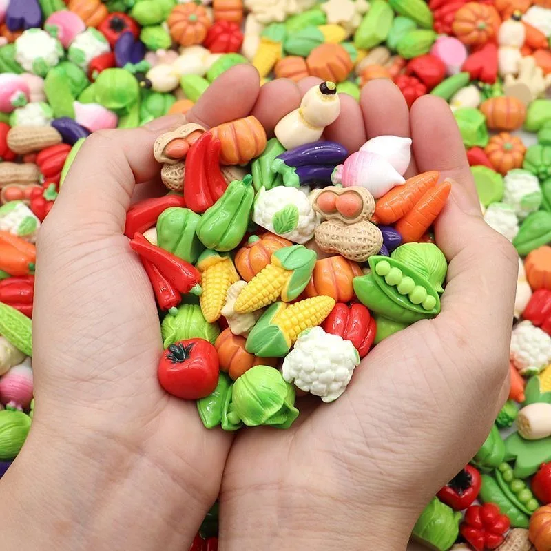 New 20Pcs 50Pcs Each Pack Mixed Mini Resin Vegetable Figurines Realistic Tiny Artificial Vegetables Charms for DIY Crafts Decora