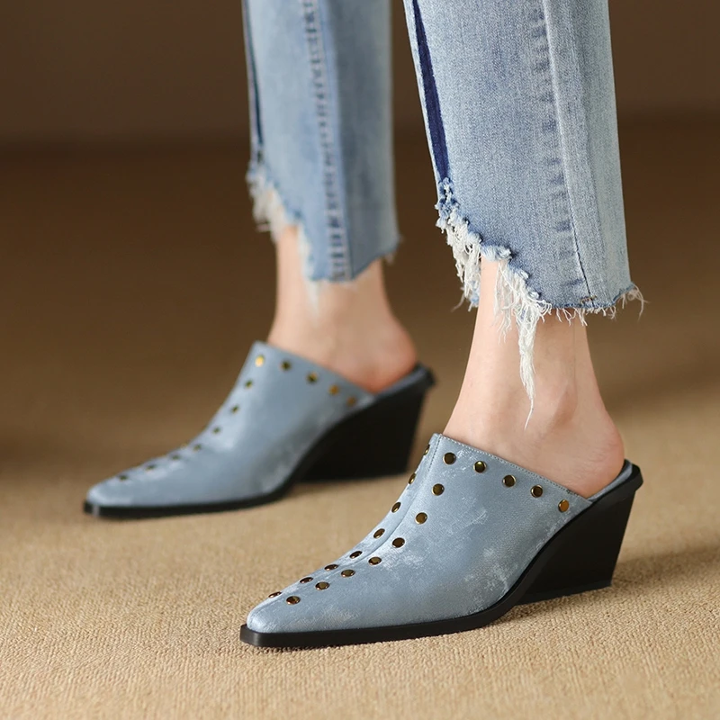 

Women's New Spring/Summer Pointed Genuine Leather Silk Cowhide Metal Rivet Slope Heel High Heel Baotou Muller Slippers