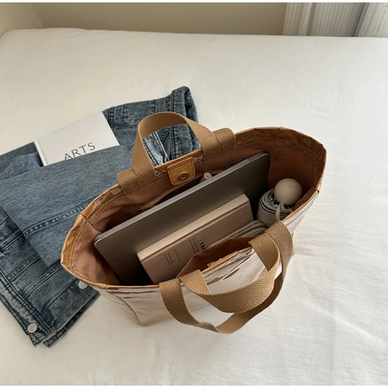 Durchsichtige Umhängetasche aus Kraftpapier mit PVC-Oberfläche, Vintage-Hobo-Umhängetasche, wasserdichte Einkaufs-Briefhandtasche, Damen-Einkaufstasche mit Griff oben – Detail 5