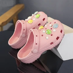 Estate bambini sandali foro scarpe per bambini pantofole morbido cartone animato antiscivolo Design fai da te foro scarpe da bambino spiaggia sabbiosa per ragazzi ragazze