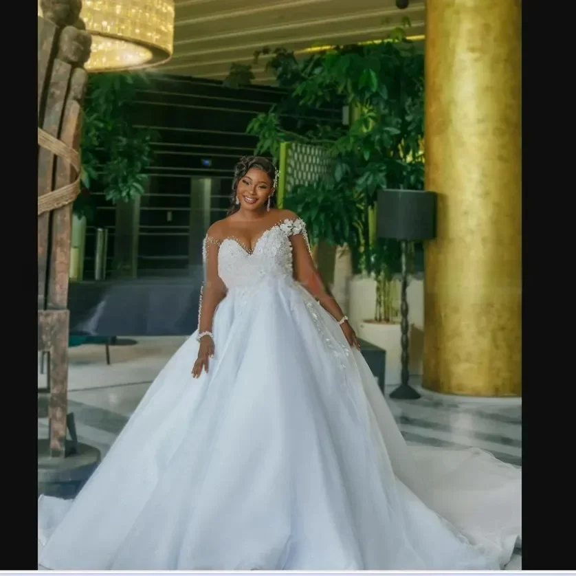 Maßgeschneidertes Brautkleid mit transparentem Ausschnitt, funkelnden Perlen und Perlenstickerei, Robe De Mariée, lange Ärmel, Übergröße, Vintage-Brautkleid