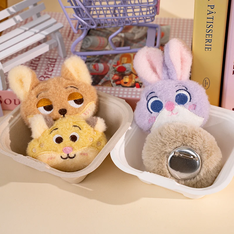 かわいいぬいぐるみキーホルダー ブローチ ジュディ 学生バッグチャーム アクセサリー ソフトトイキーリング 毛皮のような動物デザイン