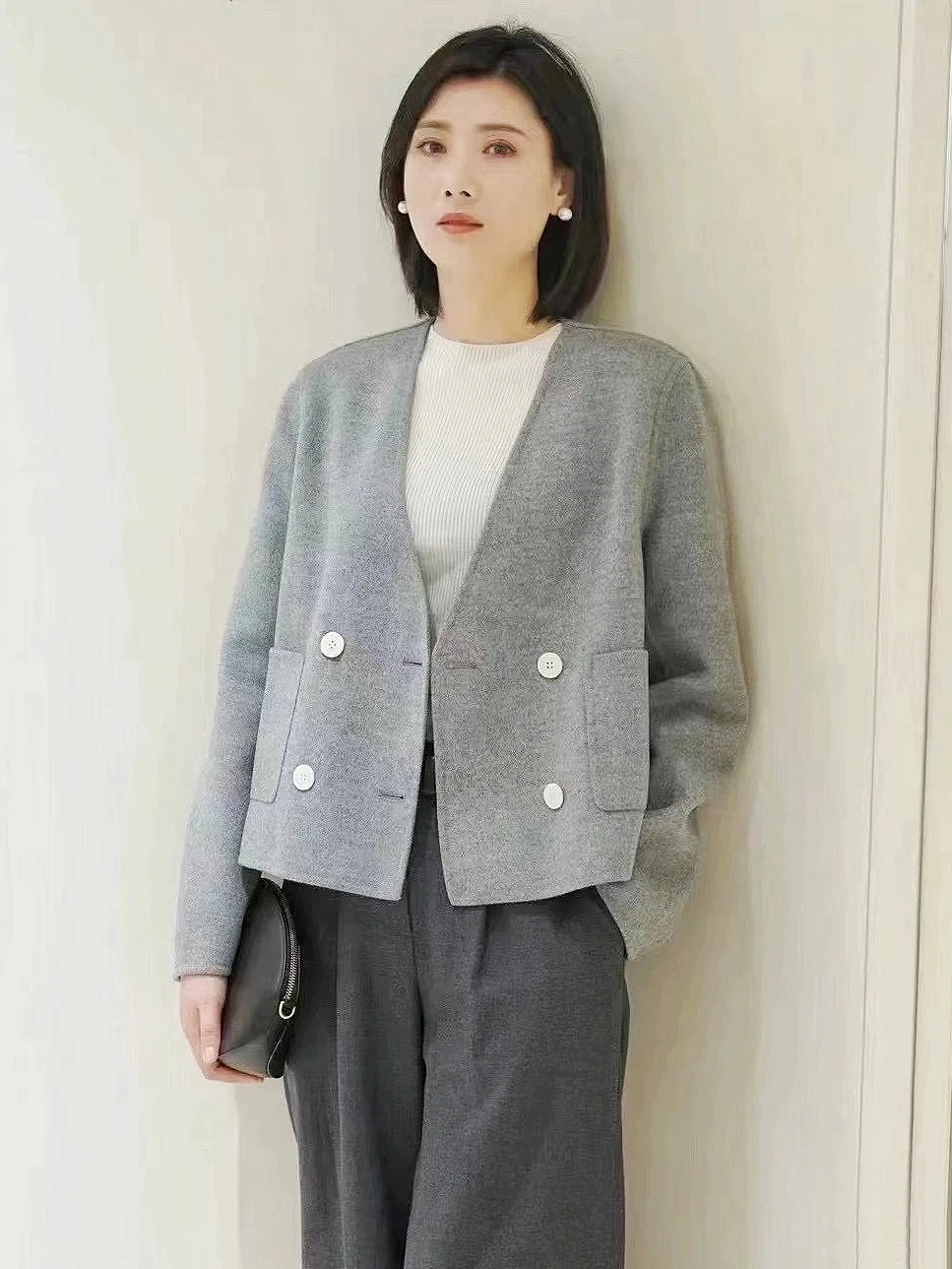

Simple Design 100% Woolen Short Coat V-Neck Button up Autumn Winter Grey Color Women's Fashion Outerwear XiaoHe Version