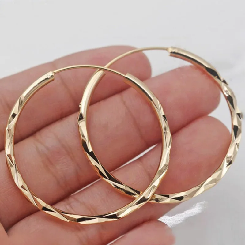 Classic Simple Hoop Earring for Women Gold Color Geometric Pattern Suit Various Occasions Metal Versatile Female Jewelry