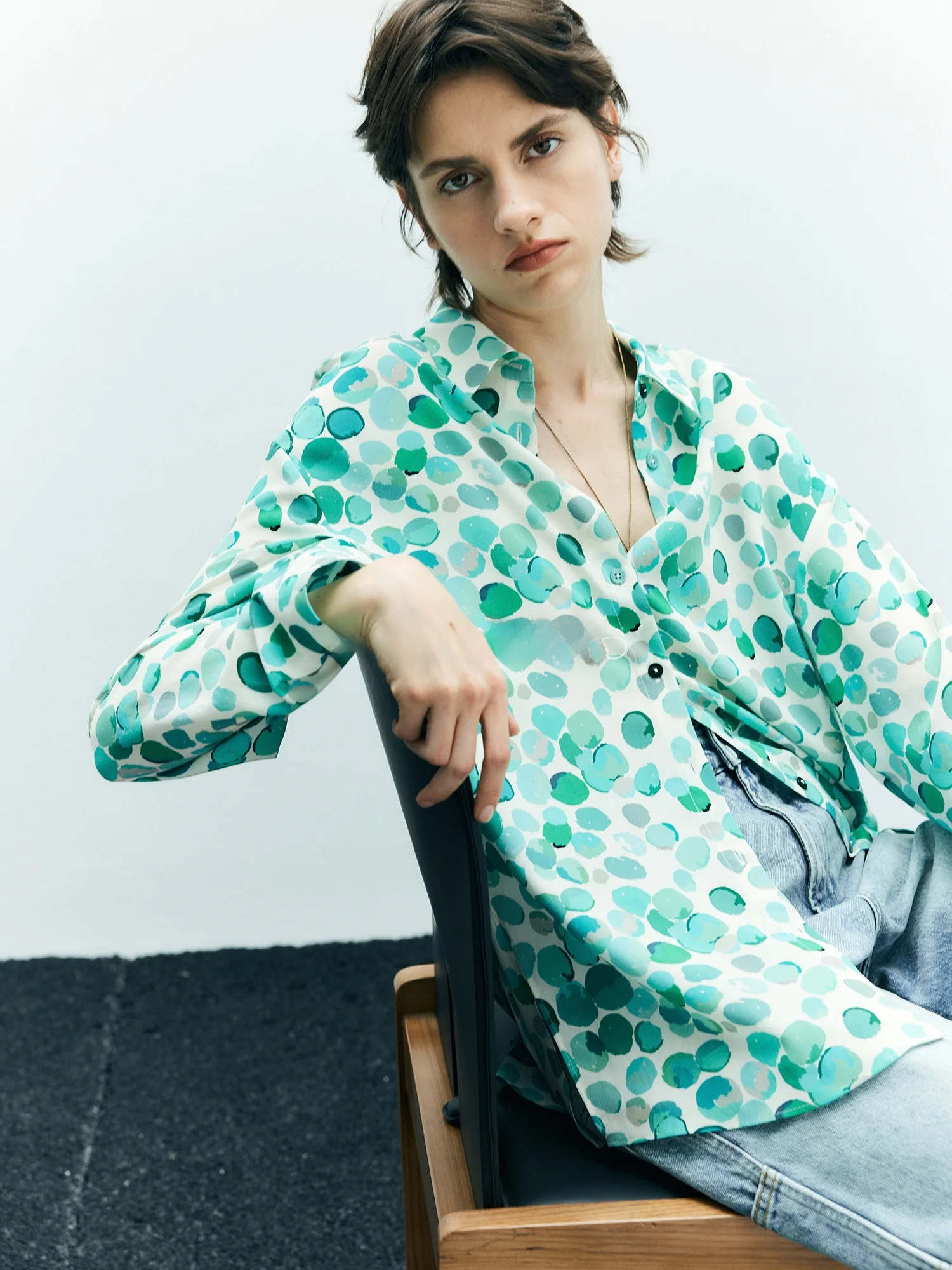 

Надежный базовый шелковый топ с цветочным принтом, свободный крой, длинный рукав, весна 2025, для офиса, для женщин