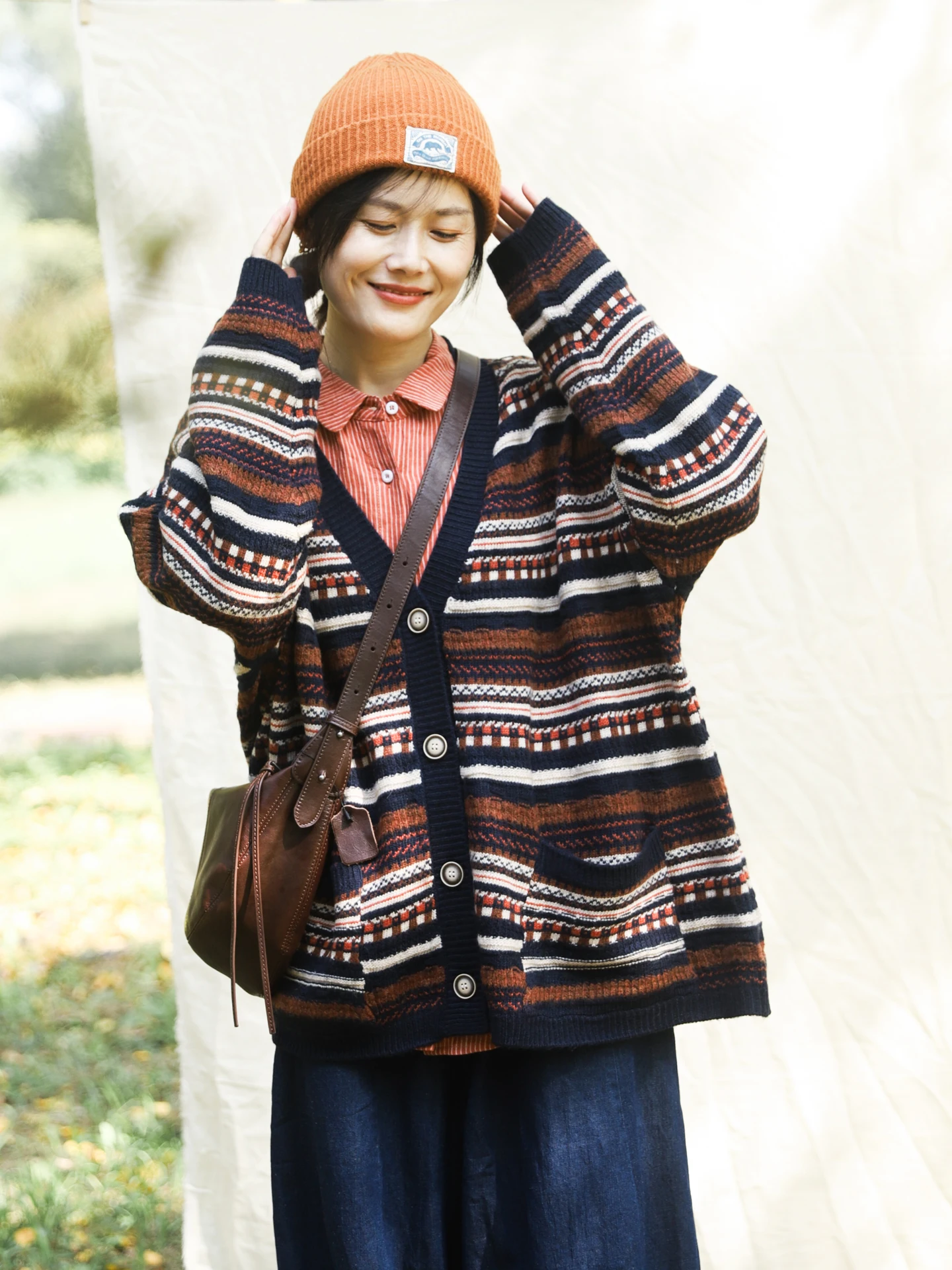 

Шерстяной вязаный кардиган с V-образным вырезом для женщин, осенне-зимний сезон, на одной пуговице, в стиле ретро, с художественным узором...