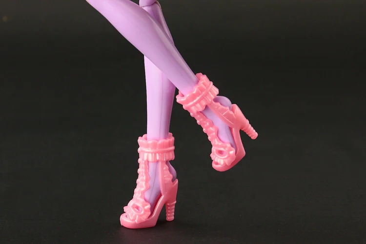 5 pairs / lot  New Fashion Black Shoes for Monster High Doll  High quality long boots Multiple doll accessories Random shipment