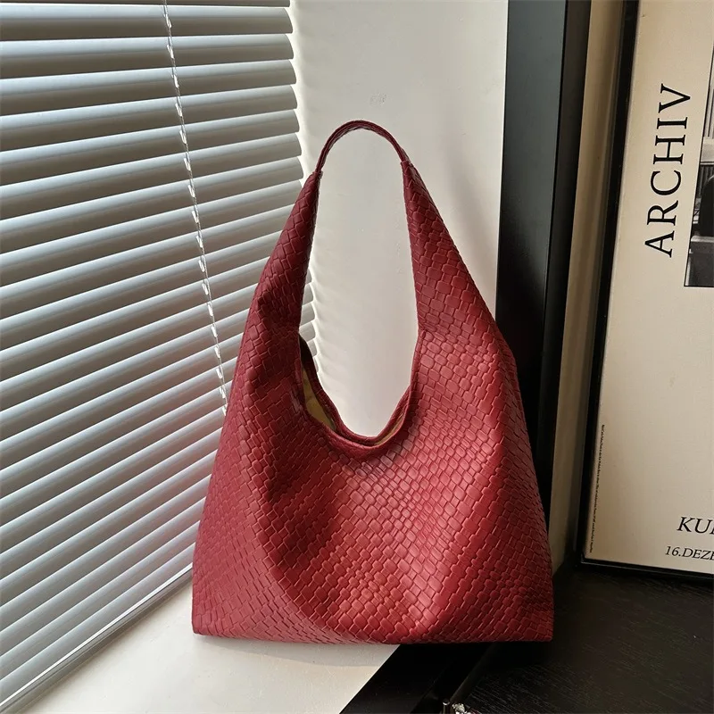 

Leisure retro large-capacity solid color 2024 new trendy stylish woven-pattern shoulder underarm tote bag.