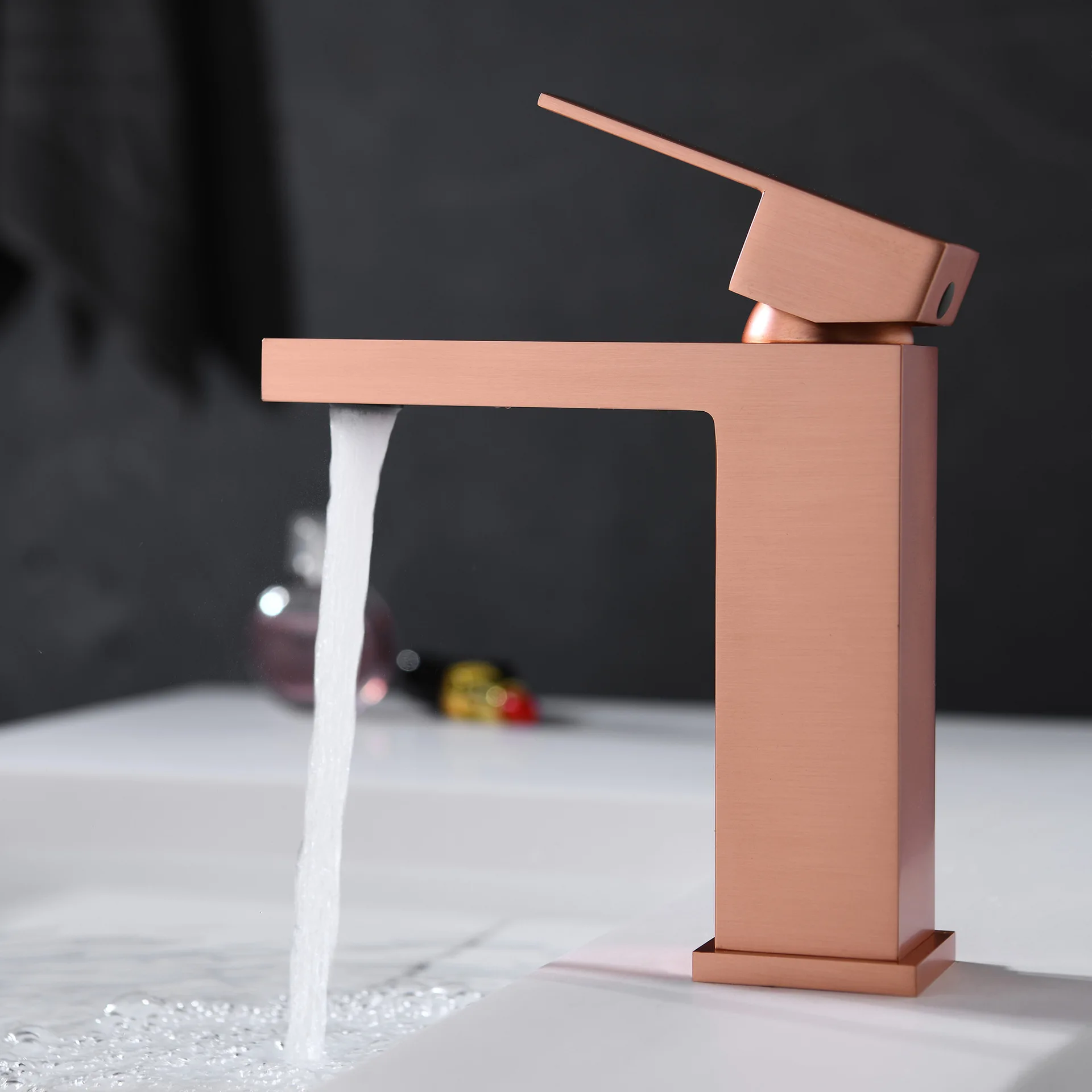 

Luxury Brushed Rose Gold Bathroom sink faucet Single Hole One Handle Lavabo faucet Top Quality Brass Hand Basin washbowl Faucet