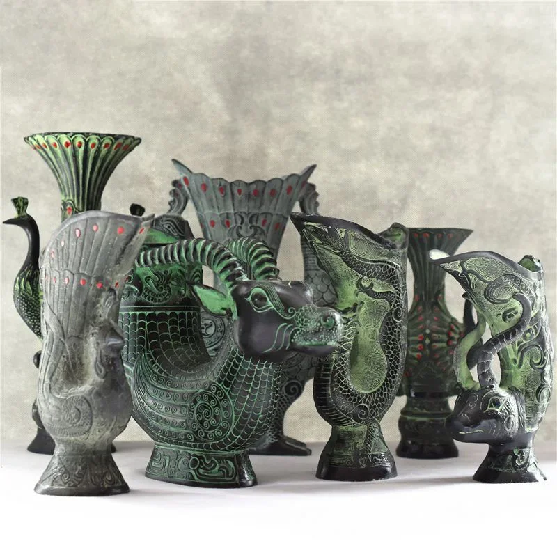 Antique Bronze Ware Ornaments Dragon Phoenix Cow Rabbit Peacock Wine Cup Pen Holder Vase Zinc Alloy Accessories Home Decoration