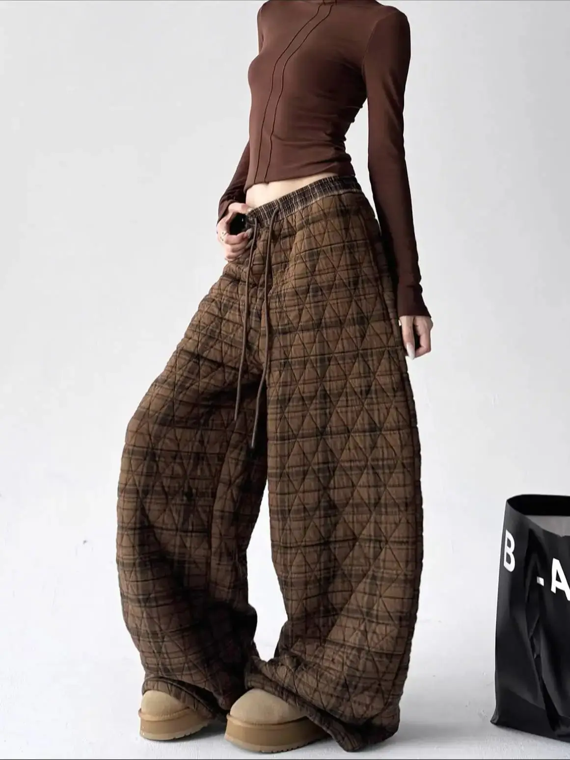 

Diamond Quilted Sweatpants Women 2025 Winter New Loose Slimming Wide Leg Warm Walking Lazy Casual Long Pants Women Cotton Pants