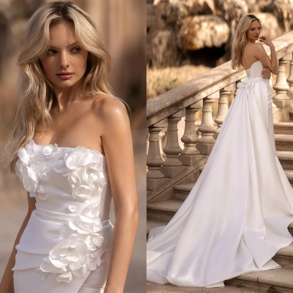 ที่กําหนดเองประณีตสีขาวซาตินชุดเจ้าสาวอารมณ์ Strapless Appliques ชุดแต่งงาน Chapel Train Lace Up กลับชุด